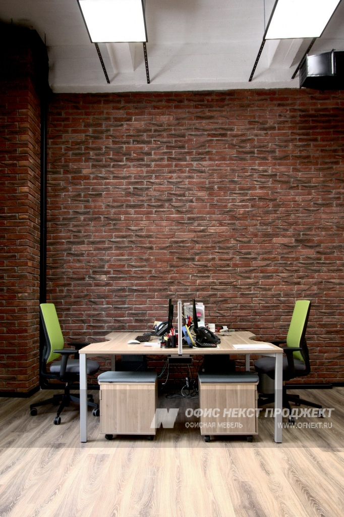 Клиентский департамент. Рабочие места Interplay на металлической раме.